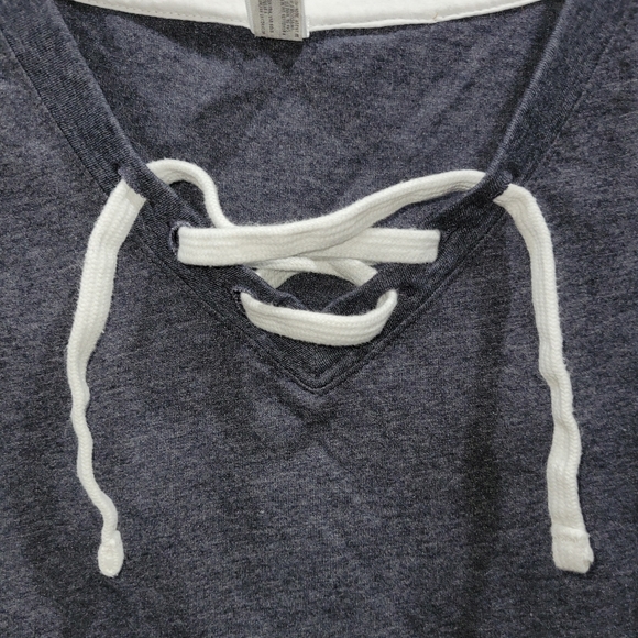 Markey G long sleeve lace-up tee Size M - Picture 2 of 5